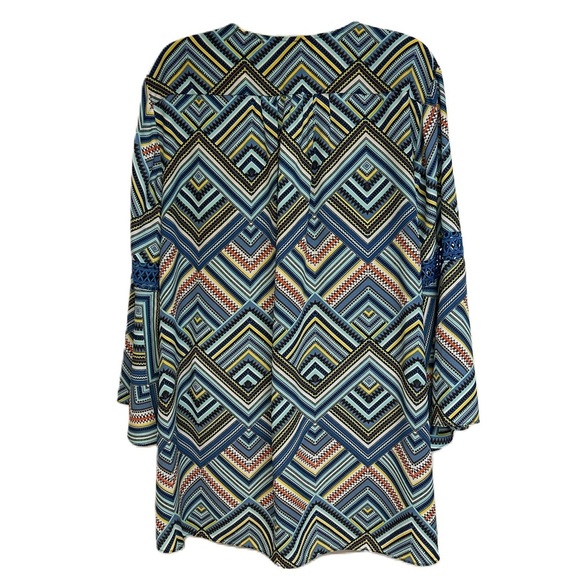 Womens V Neck Tunic Blouse Size 14/16W 3/4 Bell Sleeve Hi Low Geometric Boho - Picture 2 of 12